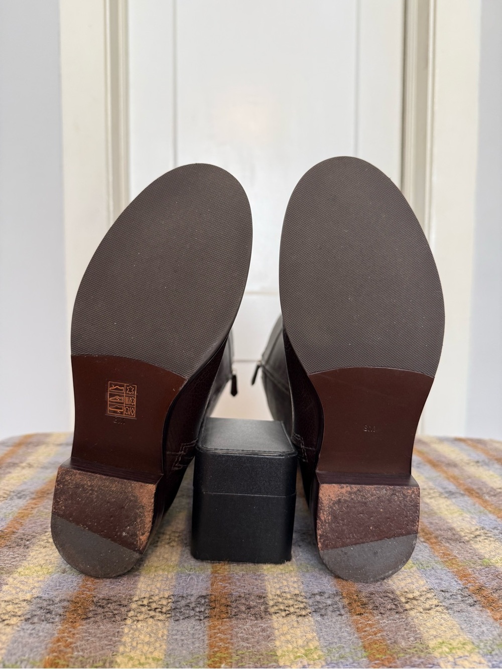 Tory Burch Joanna Dark Brown Pebbled Leather Knee Riding Boots Gold Logo EUC sz8 - Picture 10 of 11